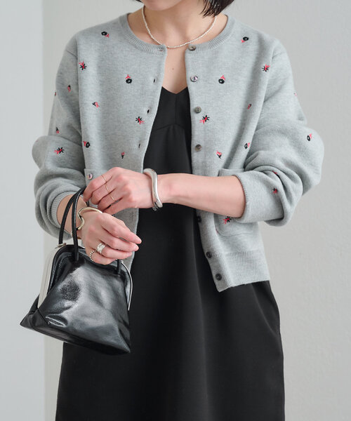 Omekashi（オメカシ）の「刺繍スウェットライクポケットカーディガン（カーディガン/ボレロ・レディース・ブラック/オフホワイト/グレー・FREE）」の13枚目の写真