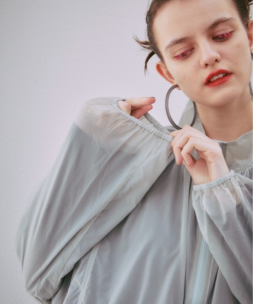 manana suerte(マニャーナスエルテ)の「タフタギャザーZIPブルゾン(ブルゾン・レディース・ミント/ブラック・FREE)」の6枚目の写真