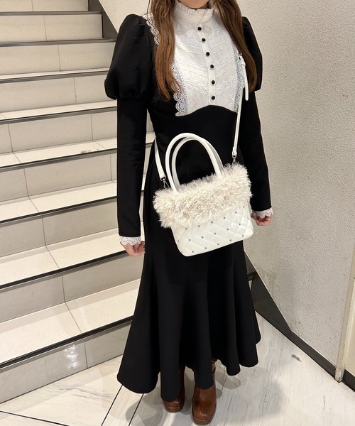 apres jour（アプレジュール）の「2wayビジューファーバッグ【ZOZOTOWN限定アイテム】（ショルダーバッグ・レディース・グレー/ライトピンク/ホワイト/ベージュ・フリー）」の14枚目の写真