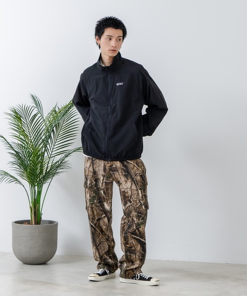 ragged mountain(ラギットマウンテン)の「【RAGGED MOUNTAIN/ラギットマウンテン】撥水ナイロンスタンドブルゾン(ブルゾン・メンズ・ブラック/グレー/ベージュ・MEDIUM/LARGE/X-LARGE)」の4枚目の写真