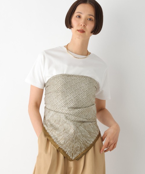 LEPSIM(レプシィム)の「大判スクエアスカーフ 303219(バンダナ/スカーフ・レディース・ブルー/ネイビー/イエロー/ブラック/カーキ/ライトピンク/ブルー系その他/グレー/アイボリー/キャメル/ライトブルー/レッド・ONE SIZE)」の4枚目の写真