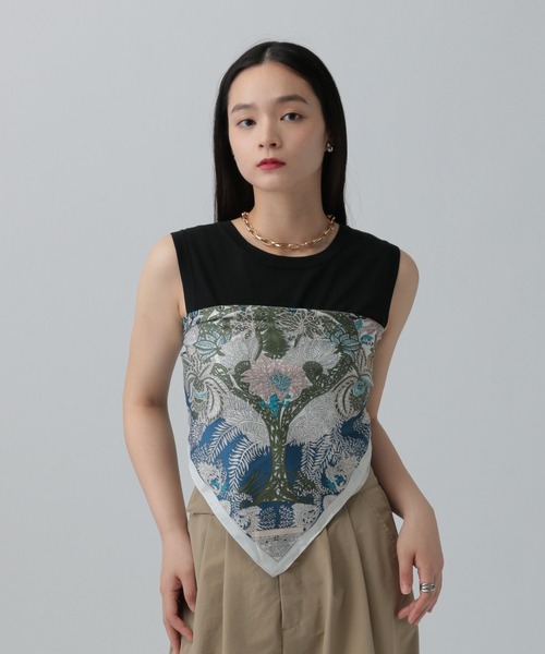 LEPSIM(レプシィム)の「大判スクエアスカーフ 303219(バンダナ/スカーフ・レディース・ブルー/ネイビー/イエロー/ブラック/カーキ/ライトピンク/ブルー系その他/グレー/アイボリー/キャメル/ライトブルー/レッド・ONE SIZE)」の13枚目の写真