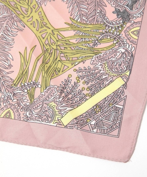 LEPSIM(レプシィム)の「大判スクエアスカーフ 303219(バンダナ/スカーフ・レディース・ブルー/ネイビー/イエロー/ブラック/カーキ/ライトピンク/ブルー系その他/グレー/アイボリー/キャメル/ライトブルー/レッド・ONE SIZE)」の21枚目の写真