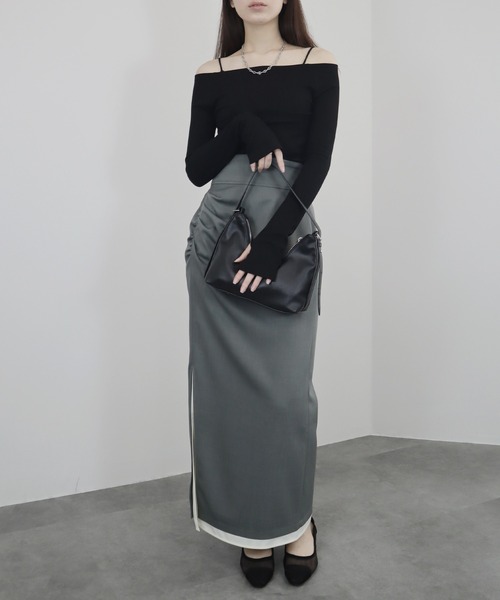 Reurie'(レウリィ)の「【ZOZO限定】オフショルダーラメリブトップス/offshoulder lame rib top 長袖 シンプル きれいめ モード フェミニン 大人カジュアル レディライク モノトーン(Tシャツ/カットソー・レディース・アイボリー/ブラック/グレー・FREE)」の21枚目の写真