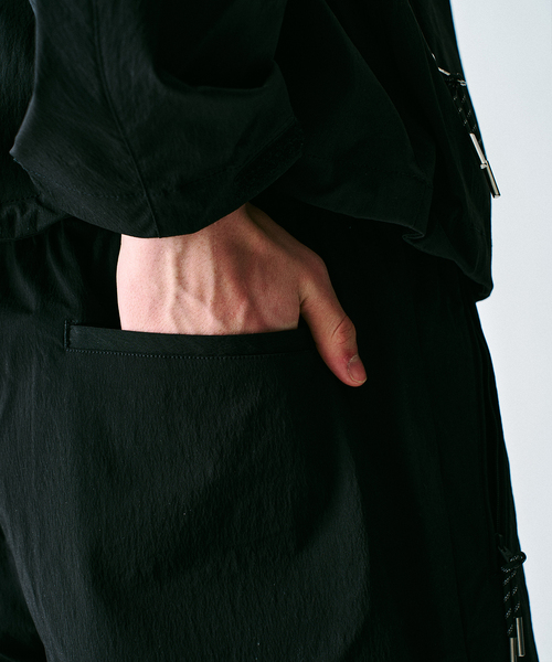 417 EDIFICE（フォーワンセブンエディフィス）の「ワッシャーナイロンイージーパンツ（カーゴパンツ・メンズ・ブラック・LARGE/MEDIUM/SMALL）」の22枚目の写真