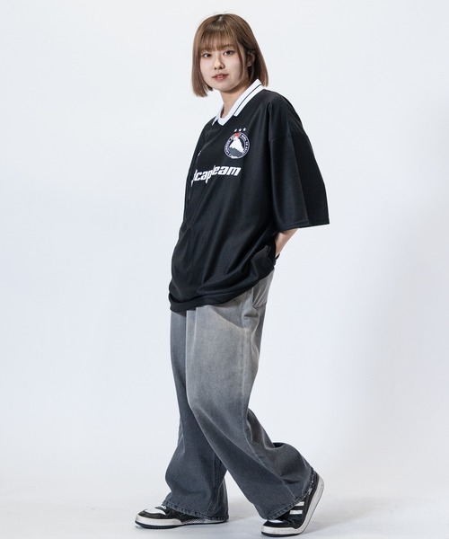 Red Cap Girl（レッドキャプガール）の「【a-r】〔RedCapGirl/レッドキャップガール〕シャドウストライプ チームデザイン ゲームTシャツ（Tシャツ/カットソー・メンズ・ブラック/ホワイト/グリーン・MEDIUM/LARGE）」の13枚目の写真
