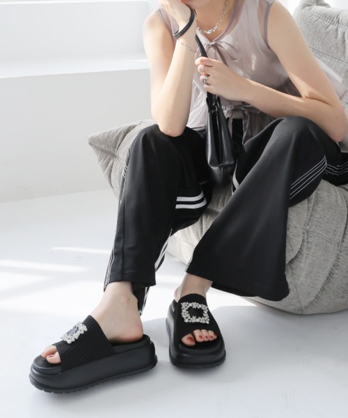 VIVIAN（ヴィヴィアン）の「厚底ビジューニットサンダル（サンダル・レディース・ベージュ/ブラック・LL/L/M/S）」の6枚目の写真