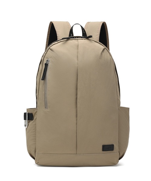 Ungrid(アングリッド)の「【Ungrid/アングリッド】撥水軽量ソフトナイロン ロゴテープリュック(バックパック/リュック・レディース・ブラック系/ベージュ系/ネイビー系・FREE)」の8枚目の写真