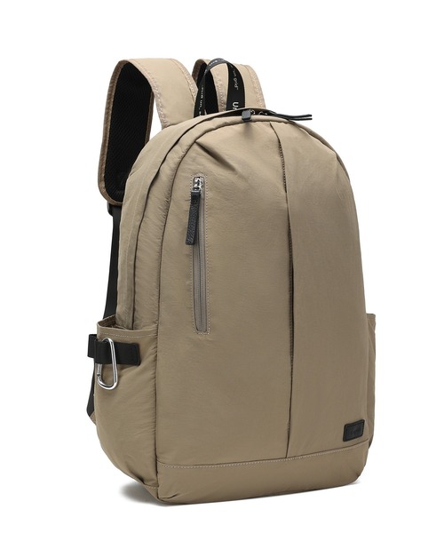 Ungrid(アングリッド)の「【Ungrid/アングリッド】撥水軽量ソフトナイロン ロゴテープリュック(バックパック/リュック・レディース・ブラック系/ベージュ系/ネイビー系・FREE)」の9枚目の写真