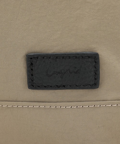 Ungrid(アングリッド)の「【Ungrid/アングリッド】撥水軽量ソフトナイロン ロゴテープリュック(バックパック/リュック・レディース・ブラック系/ベージュ系/ネイビー系・FREE)」の12枚目の写真