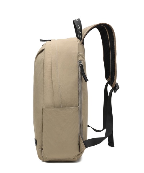 Ungrid(アングリッド)の「【Ungrid/アングリッド】撥水軽量ソフトナイロン ロゴテープリュック(バックパック/リュック・レディース・ブラック系/ベージュ系/ネイビー系・FREE)」の15枚目の写真