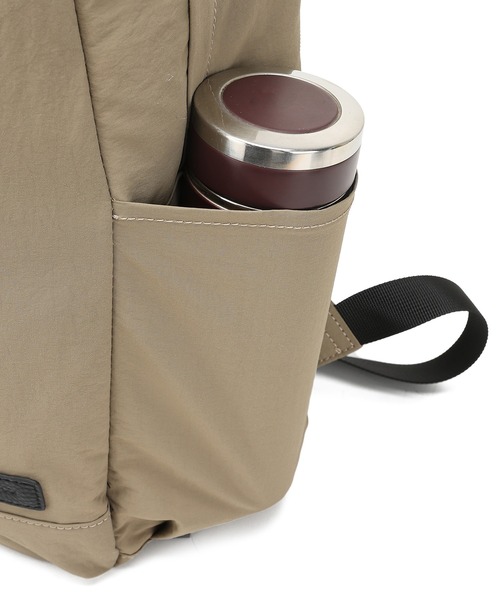 Ungrid(アングリッド)の「【Ungrid/アングリッド】撥水軽量ソフトナイロン ロゴテープリュック(バックパック/リュック・レディース・ブラック系/ベージュ系/ネイビー系・FREE)」の21枚目の写真