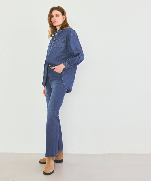 coca（coca）（コカ）の「テレコ風デニムフレアパンツ（デニムパンツ・レディース・ブルー/ライトブルー・S/L/M）」の4枚目の写真