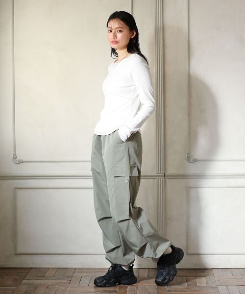 ELENCARE DUE（エレンカーレデュエ）の「・ELENCARE DUEナイロンミリタリーカーゴパンツ（その他パンツ・レディース・ブラック/カーキ/オフホワイト/ライトグレー・FREE）」の20枚目の写真