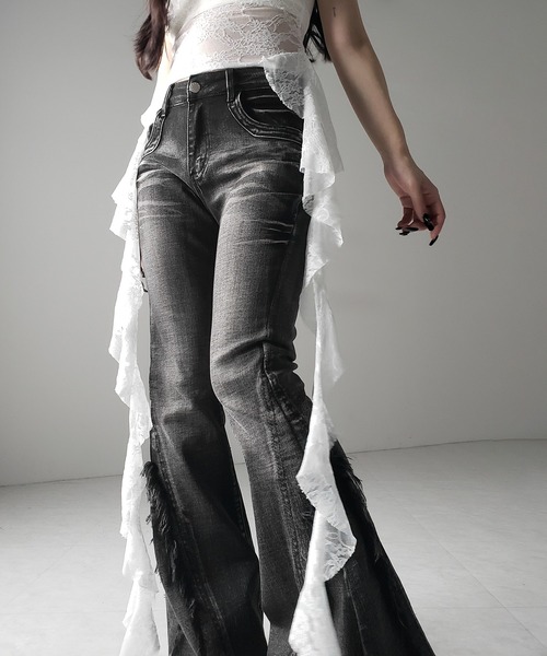 me+em select(ミームセレクト)の「※※【 2color 】アシンメトリーフリルレースベアトップス / asymmetry frill lace bare tops(その他トップス・レディース・ホワイト/ブラック・FREE)」の3枚目の写真