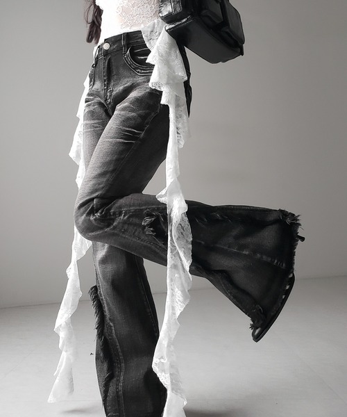 me+em select(ミームセレクト)の「※※【 2color 】アシンメトリーフリルレースベアトップス / asymmetry frill lace bare tops(その他トップス・レディース・ホワイト/ブラック・FREE)」の5枚目の写真