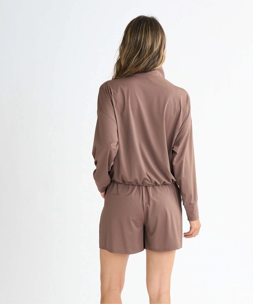 ROXY（ロキシー）の「AURORA STAND/ロキシードローコード付き長袖ジップアップラッシュガード(水着）（ラッシュガード・レディース・ホワイト/ピンク/ブラウン/ブラック/オフホワイト/ブラック系その他・SMALL/MEDIUM/LARGE）」の21枚目の写真