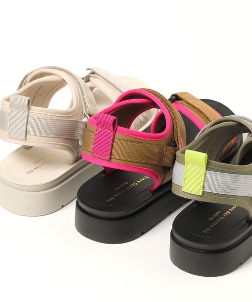 studio CLIP(スタディオクリップ)の「【軽量】軽らくベルトスポサン(サンダル・レディース・オフホワイト/ブラック/カーキ/ベージュ・MEDIUM/LARGE/SMALL)」の21枚目の写真