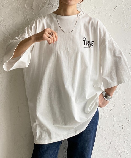 She's Closet(シーズクローゼット)の「オーバーサイズ半袖ロゴバックプリントTシャツ(Tシャツ/カットソー・レディース・ホワイト/ブラック・FREE)」の2枚目の写真
