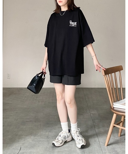 She's Closet(シーズクローゼット)の「オーバーサイズ半袖ロゴバックプリントTシャツ(Tシャツ/カットソー・レディース・ホワイト/ブラック・FREE)」の9枚目の写真