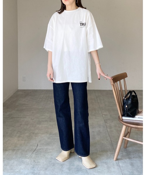 She's Closet(シーズクローゼット)の「オーバーサイズ半袖ロゴバックプリントTシャツ(Tシャツ/カットソー・レディース・ホワイト/ブラック・FREE)」の12枚目の写真