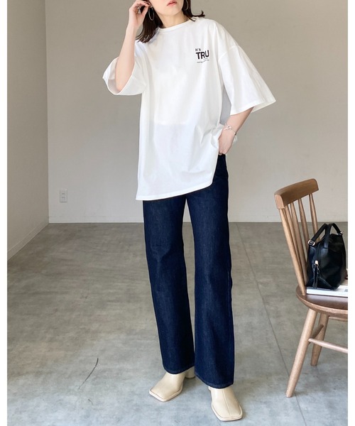 She's Closet(シーズクローゼット)の「オーバーサイズ半袖ロゴバックプリントTシャツ(Tシャツ/カットソー・レディース・ホワイト/ブラック・FREE)」の13枚目の写真