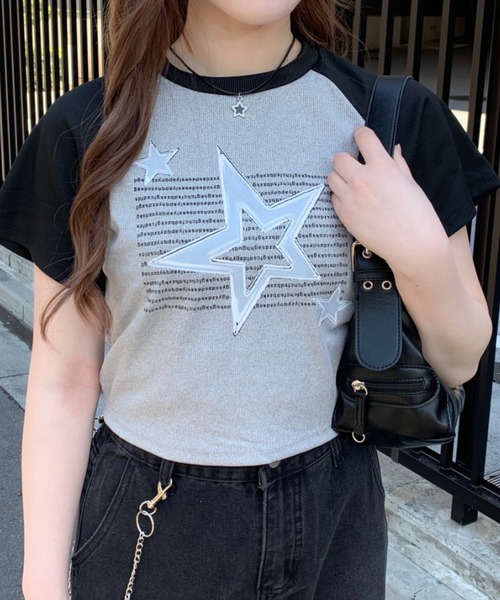 lilful(リルフル)の「スターモチーフレタリングラグランクロップドTシャツ(Tシャツ/カットソー・レディース・グレー・S/M)」の6枚目の写真
