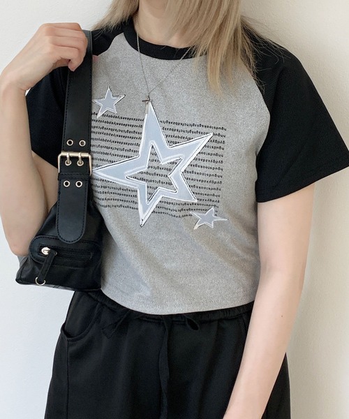 lilful(リルフル)の「スターモチーフレタリングラグランクロップドTシャツ(Tシャツ/カットソー・レディース・グレー・S/M)」の11枚目の写真