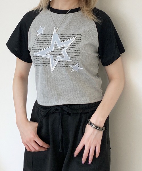 lilful(リルフル)の「スターモチーフレタリングラグランクロップドTシャツ(Tシャツ/カットソー・レディース・グレー・S/M)」の13枚目の写真