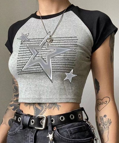 lilful(リルフル)の「スターモチーフレタリングラグランクロップドTシャツ(Tシャツ/カットソー・レディース・グレー・S/M)」の14枚目の写真