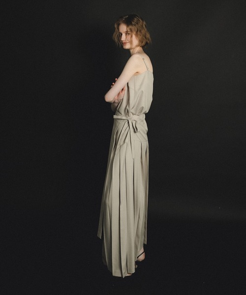 et.UNiVER(エトユニベール)の「Pleats skirt sheer jk set up(ドレス・レディース・ブラウン/ベージュ/ブラック・SMALL/LARGE/MEDIUM)」の20枚目の写真