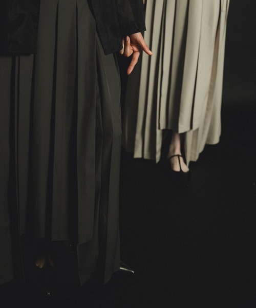 et.UNiVER(エトユニベール)の「Pleats skirt sheer jk set up(ドレス・レディース・ブラウン/ベージュ/ブラック・SMALL/LARGE/MEDIUM)」の10枚目の写真