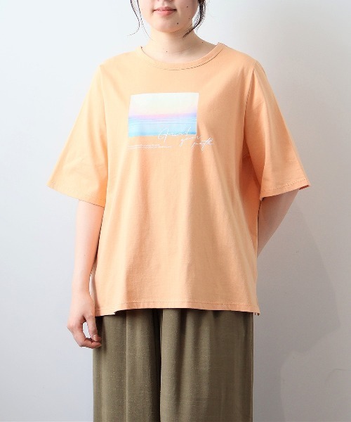 MB mint breeze(エムビーミントブリーズ)の「【L~5L 大きいサイズ】コットン天竺グラフィックTシャツ 半袖 春夏(Tシャツ/カットソー・レディース・オレンジ/オフホワイト/グレー・3L/4L/5L/LL/L)」の18枚目の写真