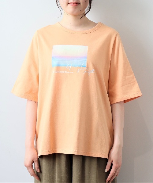 MB mint breeze(エムビーミントブリーズ)の「【L~5L 大きいサイズ】コットン天竺グラフィックTシャツ 半袖 春夏(Tシャツ/カットソー・レディース・オレンジ/オフホワイト/グレー・3L/4L/5L/LL/L)」の19枚目の写真