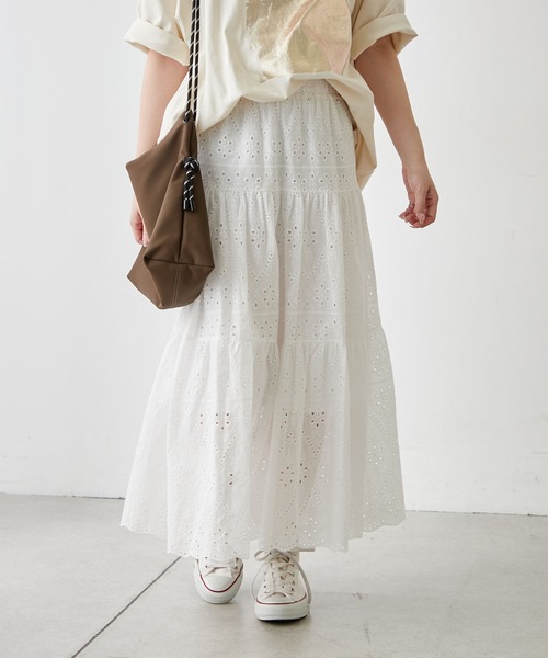 continuer de NICE CLAUP（コンティニューデナイスクラップ）の「コットンレースティアードスカート（スカート・レディース・キャメル/オフホワイト/ブラック・FREE）」の5枚目の写真