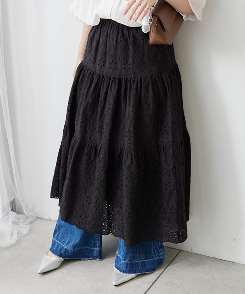 continuer de NICE CLAUP（コンティニューデナイスクラップ）の「コットンレースティアードスカート（スカート・レディース・キャメル/オフホワイト/ブラック・FREE）」の15枚目の写真