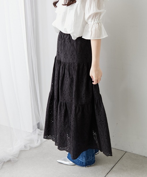 continuer de NICE CLAUP（コンティニューデナイスクラップ）の「コットンレースティアードスカート（スカート・レディース・キャメル/オフホワイト/ブラック・FREE）」の16枚目の写真
