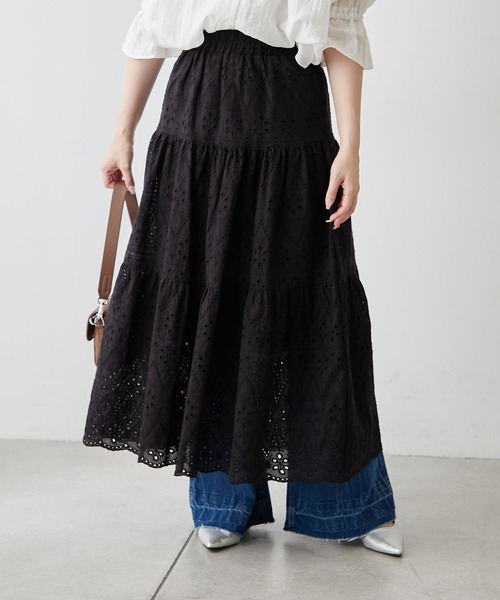 continuer de NICE CLAUP（コンティニューデナイスクラップ）の「コットンレースティアードスカート（スカート・レディース・キャメル/オフホワイト/ブラック・FREE）」の20枚目の写真