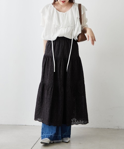 continuer de NICE CLAUP（コンティニューデナイスクラップ）の「コットンレースティアードスカート（スカート・レディース・キャメル/オフホワイト/ブラック・FREE）」の21枚目の写真