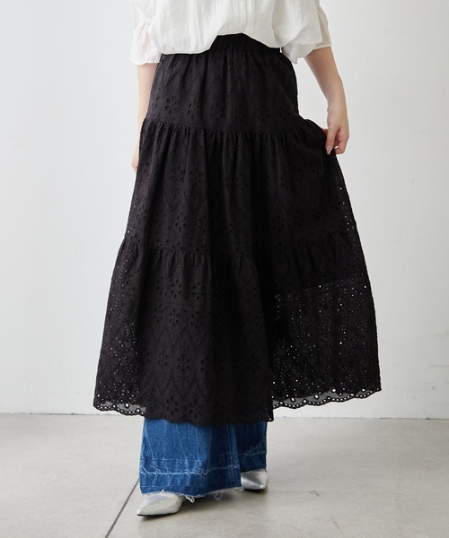 continuer de NICE CLAUP（コンティニューデナイスクラップ）の「コットンレースティアードスカート（スカート・レディース・キャメル/オフホワイト/ブラック・FREE）」の17枚目の写真