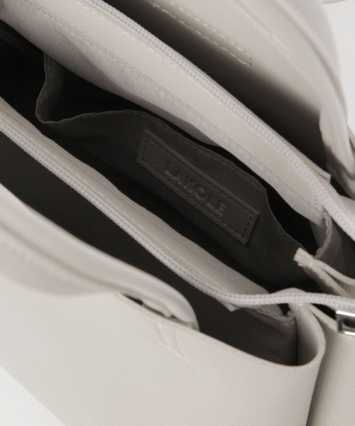 LAKOLE（ラコレ）の「2WAYスクエアベルトトートバッグ / 493914（トートバッグ・レディース・ブラック/グレイッシュベージュ/ブラウン・FREE）」の16枚目の写真