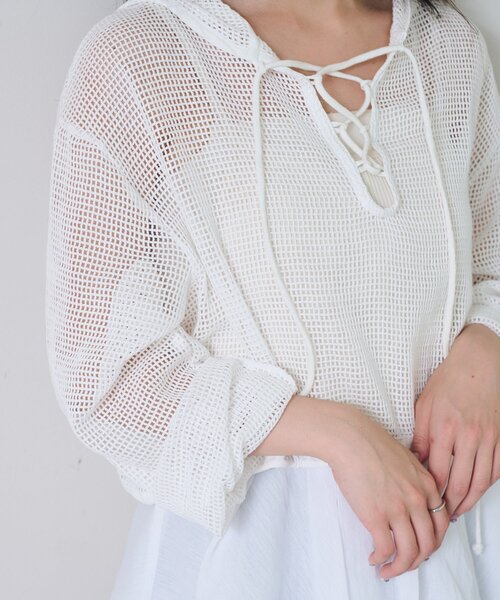 Kastane(カスタネ)の「*メッシュレースアップパーカー(パーカー・レディース・ブラック/オフホワイト/モカ・SMALL/LARGE)」の4枚目の写真