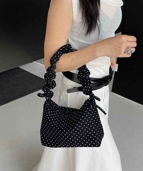 HALEY PESCA(ヘーリーペスカ)の「HALEY PESCA/2Way シャーリングドット柄バッグ(ショルダーバッグ・レディース・ホワイト/ブラック・FREE)」の9枚目の写真
