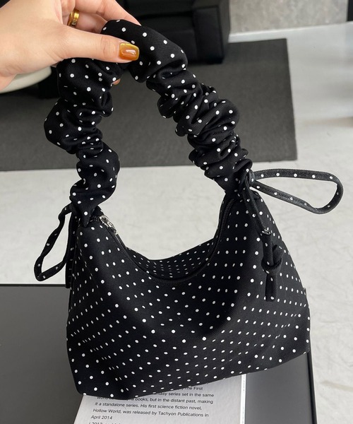 HALEY PESCA(ヘーリーペスカ)の「HALEY PESCA/2Way シャーリングドット柄バッグ(ショルダーバッグ・レディース・ホワイト/ブラック・FREE)」の10枚目の写真