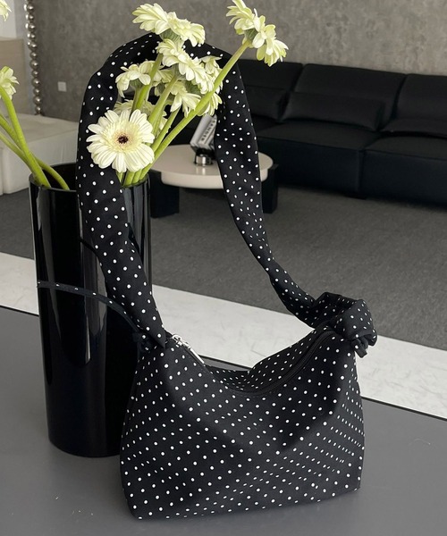 HALEY PESCA(ヘーリーペスカ)の「HALEY PESCA/2Way シャーリングドット柄バッグ(ショルダーバッグ・レディース・ホワイト/ブラック・FREE)」の11枚目の写真