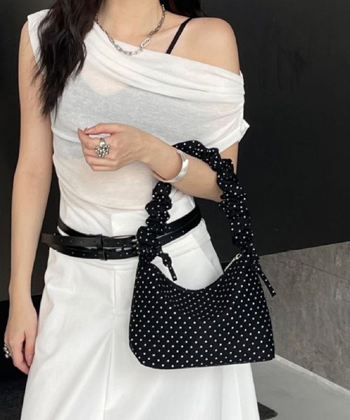 HALEY PESCA(ヘーリーペスカ)の「HALEY PESCA/2Way シャーリングドット柄バッグ(ショルダーバッグ・レディース・ホワイト/ブラック・FREE)」の8枚目の写真