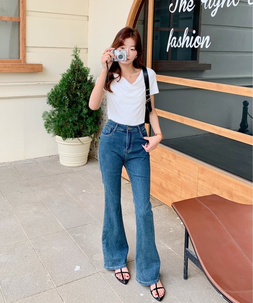 everycoco(エブリーココ)の「ブーツカットデニムパンツ(デニムパンツ・レディース・ライトブルー/ブルー/チャコールグレー・M/L)」の20枚目の写真