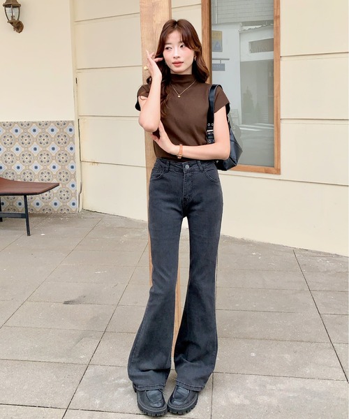 everycoco(エブリーココ)の「ブーツカットデニムパンツ(デニムパンツ・レディース・ライトブルー/ブルー/チャコールグレー・M/L)」の7枚目の写真