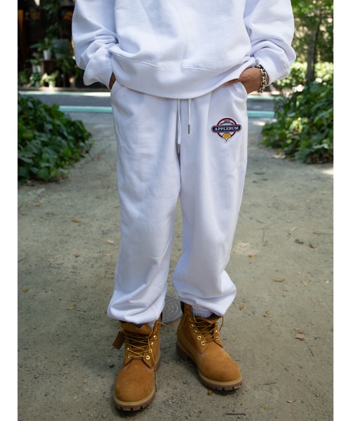 APPLEBUM（アップルバム）の「Wappen Sweat Pants（スウェットパンツ・メンズ・ホワイト/レッド系その他/スミクロ/ネイビー・MEDIUM/LARGE/X-LARGE/XX-LARGE）」の2枚目の写真