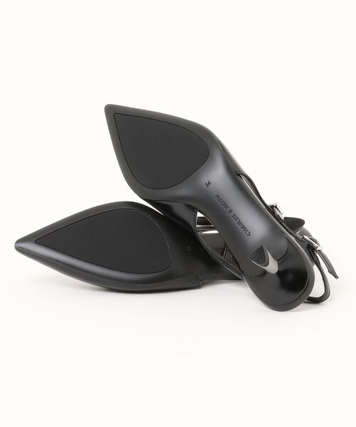 CHARLES & KEITH(チャールズ & キース)の「ポインテッドトゥ クロスオーバースリングバックキトゥンヒール(パンプス・レディース・ブラック/オフホワイト/マルーン・22cm/22.5cm/23cm/23.5cm/24.5cm/25cm/25.5cm/26.5cm)」の8枚目の写真